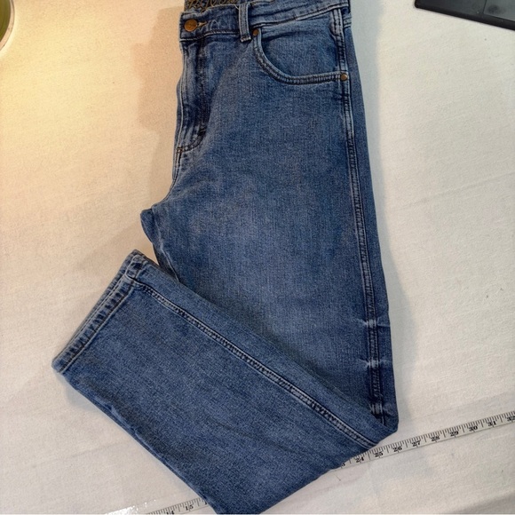 Wrangler Men’s Straight Leg Jeans Classic Denim 36x32 RN 130273 CA 55384 - Picture 4 of 8